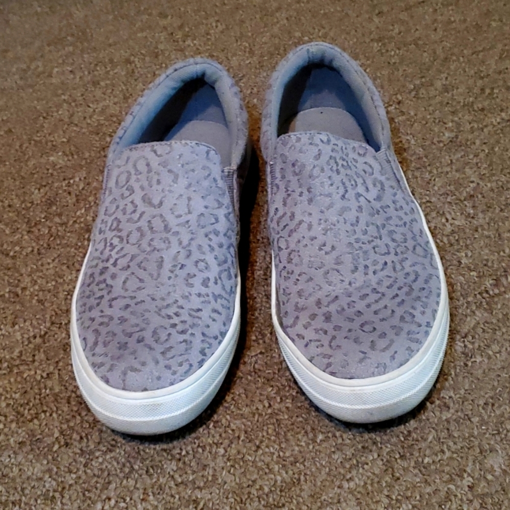 Grey cheetah print slip ons